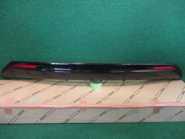 クラウン 210系 リアバンパーガーニッシュ 76092-30070 黒 スポイラー