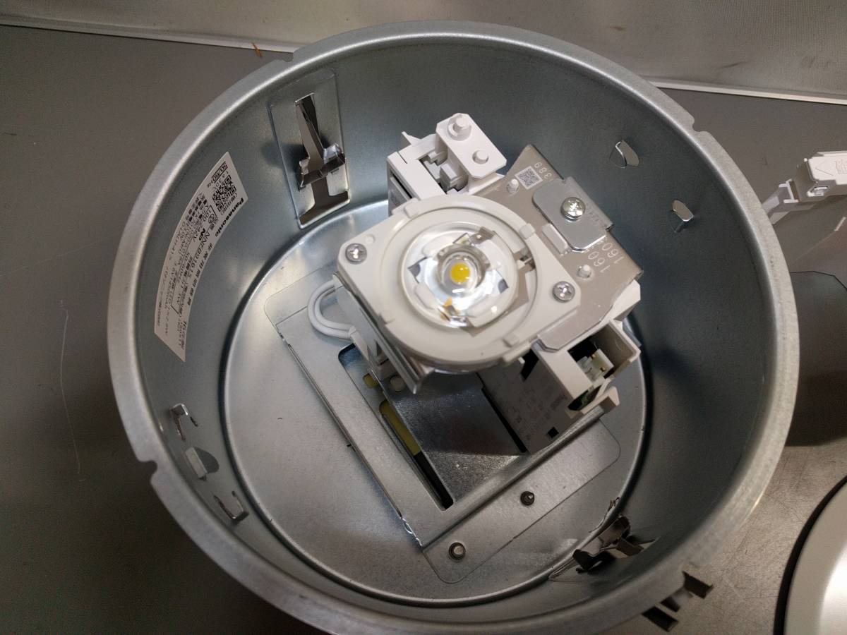 ◇Panasonic 低天井用LED非常灯電池内蔵型 NNFB91615 4台元箱 ◇Panasonic 低天井用LED非常灯電池内蔵型 NNFB91615 4台元箱