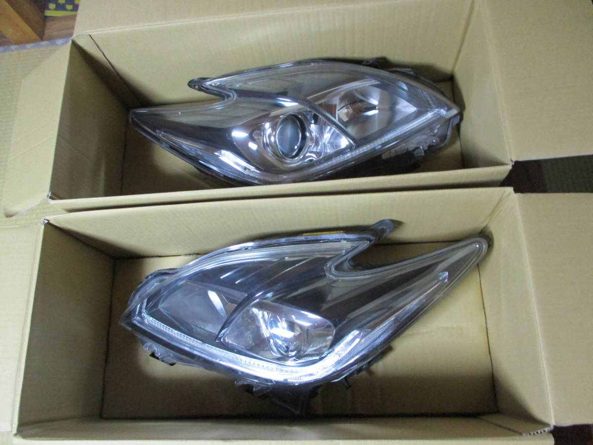 トヨタ純正 ZVW30 プリウス 後期ヘッドライト左右1セット 美 トヨタ純正 ZVW30 プリウス 後期ヘッドライト左右1セット 美