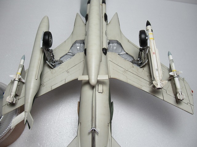 モノグラム 1/48 F-105G ワイルドウィーゼル 完成品 【公式通販】