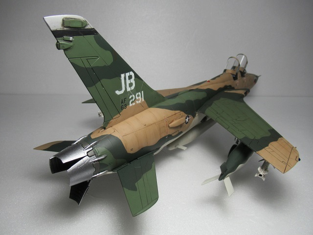 モノグラム 1/48 F-105G ワイルドウィーゼル 完成品 【公式通販】