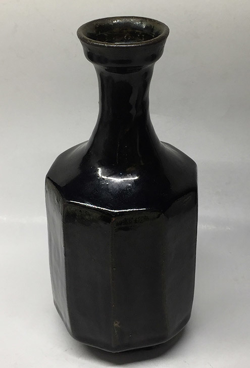 掌の骨董103.李朝黒高麗徳利-朝鮮王朝時代初期 李朝黒 掌の骨董103.李朝黒高麗徳利-朝鮮王朝時代初期 李朝黒