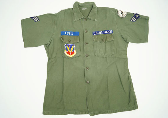 品質保証，格安 GUY H. JAMES IND INC DSA100-67-C-3717 U.S. AIR FORCE LEWIS 半袖 ユーティリティ シャツ カーキ ミリタリー/サバゲー(戦闘服)｜売買されたオークション情報、yahooの商品情報をアーカイブ公開 - オークファ 戦闘服