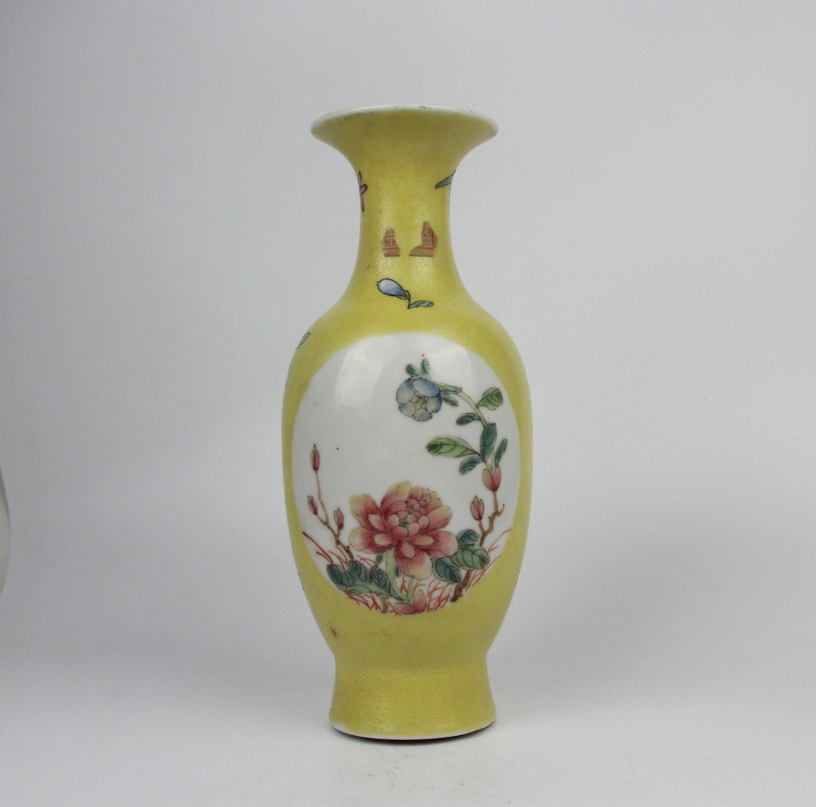 乾隆年製 花瓶 花入れ 0873 時代物 黄彩花鳥窓絵花瓶 花入り 花器 乾隆年製 約H25.5cm 景徳鎮
