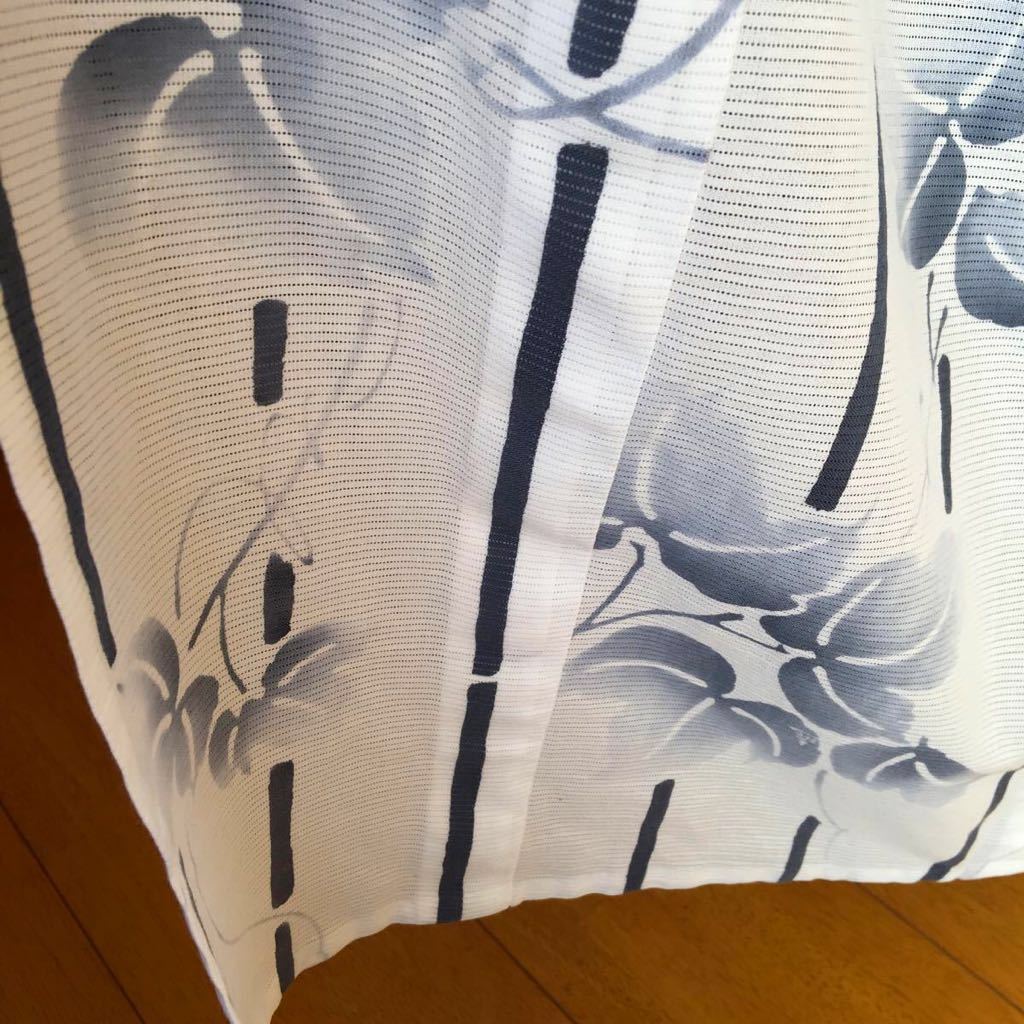 美品 高級綿絽浴衣 仕立て品 一度着用致しました 綿絽織の大変、涼しげな白地に紺の小粋な品です 意識当て付きで透けと強度の対策してます 浴衣 レディース 単品 綿100% お仕立て上がり 綿絽浴衣「絞り風