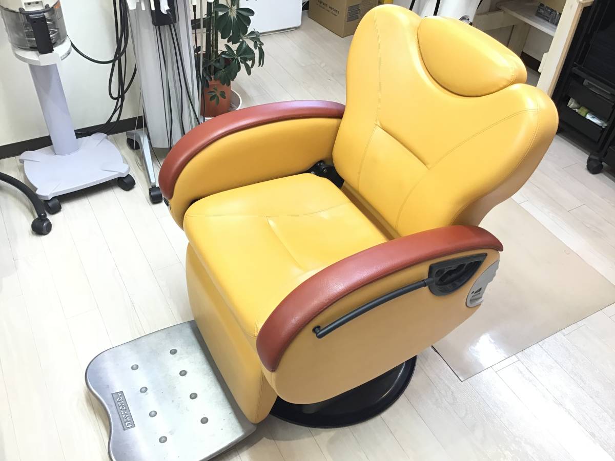 タカラベルモント ヴァリオ VARIO 理美容椅子 美品 美容室の未来を