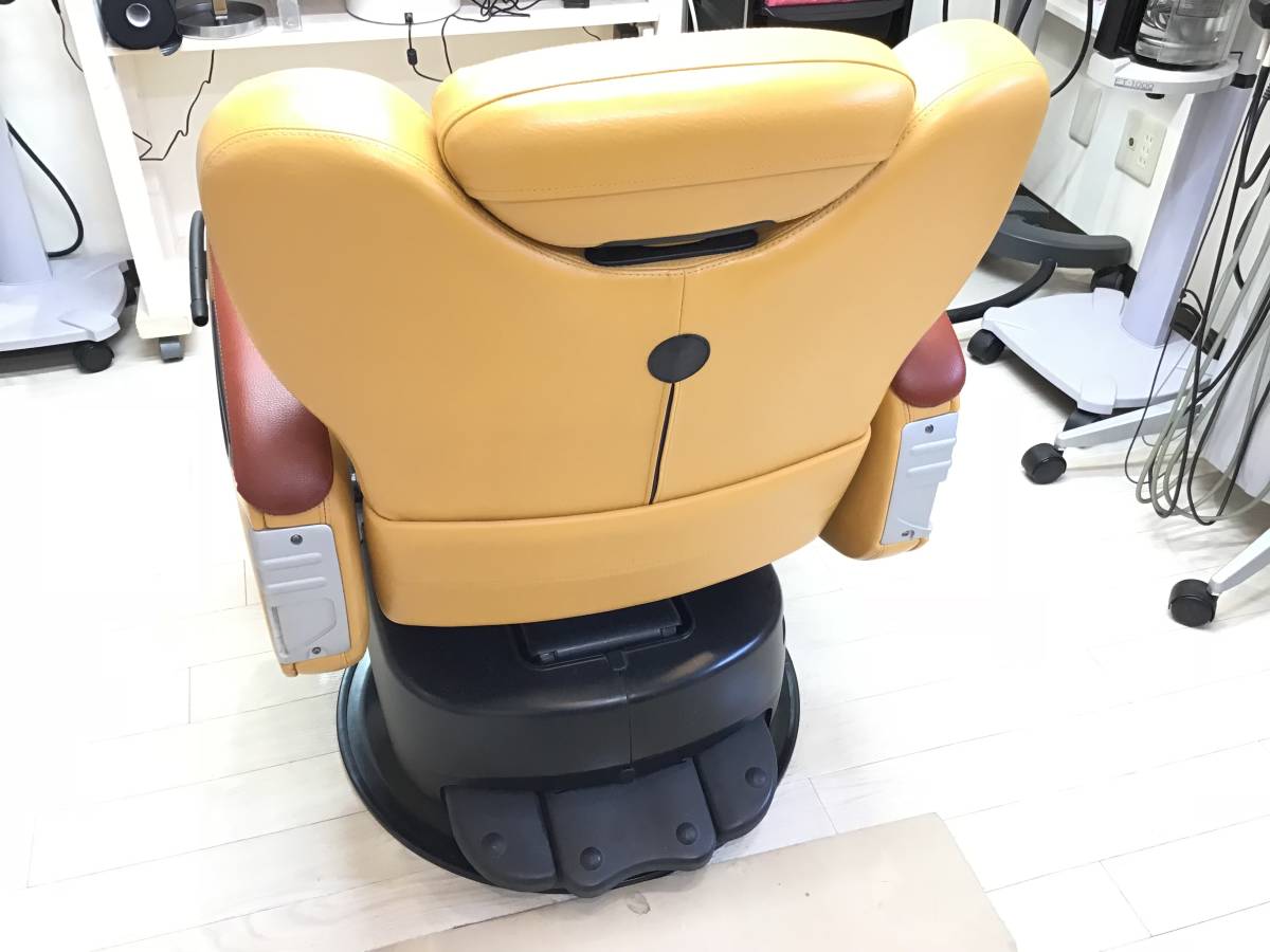タカラベルモント ヴァリオ VARIO 理美容椅子 美品 美容室の未来を