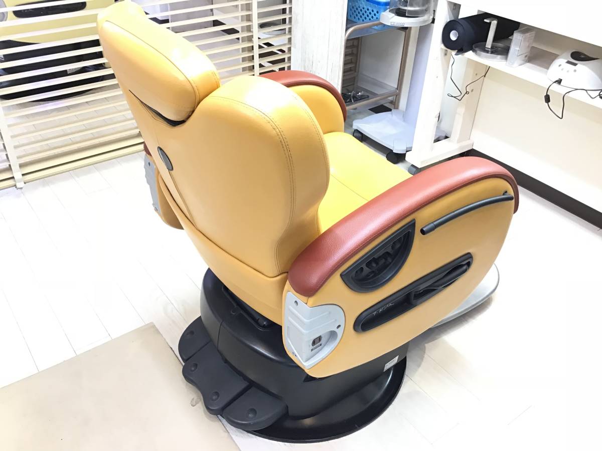 タカラベルモント ヴァリオ VARIO 理美容椅子 美品 美容室の未来を