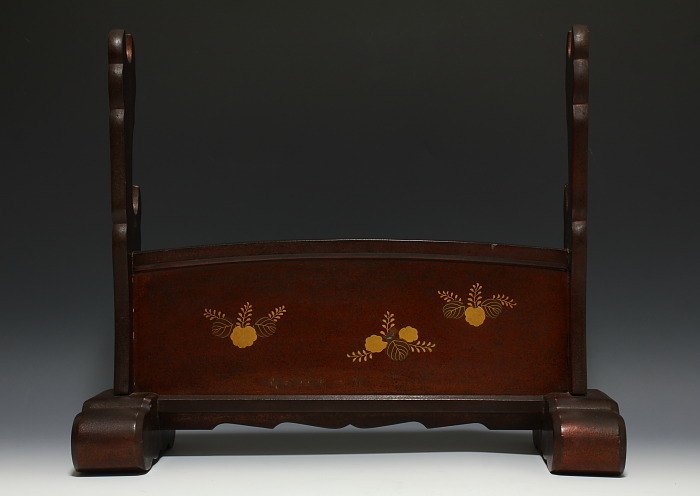 【宗】時代所蔵 金梨地 鳳凰図 刀掛け 螺鈿 芝山蒔絵 本漆 鍔 拵え 刀剣 兜 甲冑 大刀 太刀 和鞍 鐙 筋兜 江戸 硯箱 文箱 漆器