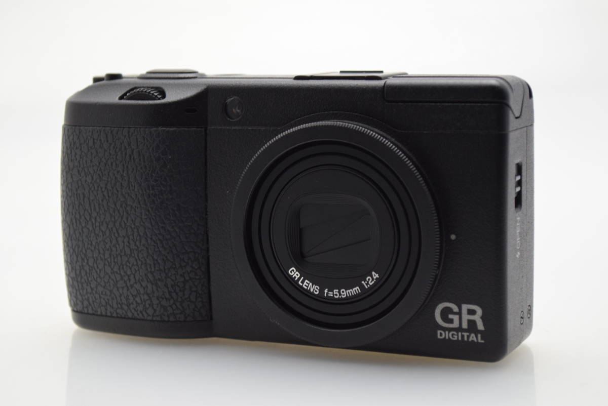 ：レビューGRの佇まいをそのままに細かく機能アップ 【A品】RICOH リコー GR DIGITAL II［00075180］