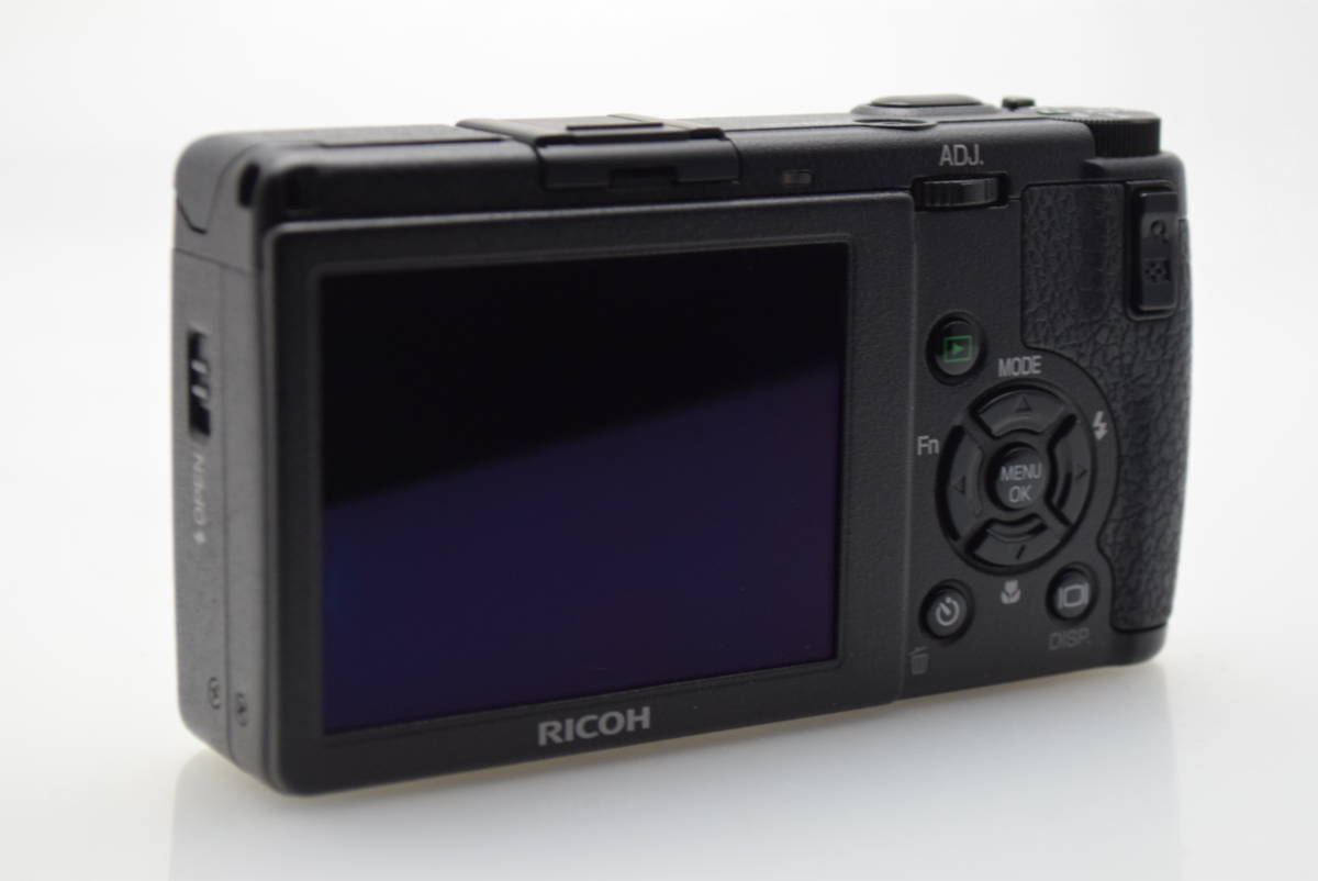 ：レビューGRの佇まいをそのままに細かく機能アップ 【A品】RICOH リコー GR DIGITAL II［00075180］
