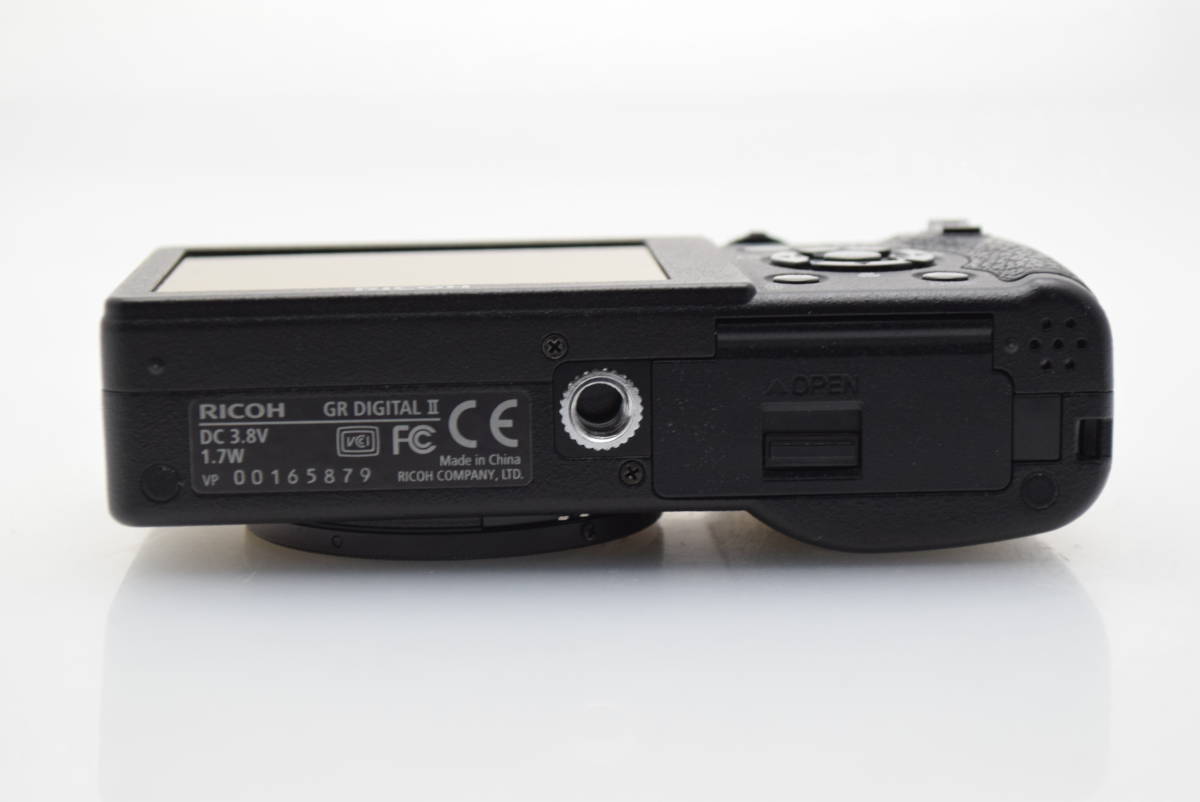 ：レビューGRの佇まいをそのままに細かく機能アップ 【A品】RICOH リコー GR DIGITAL II［00075180］