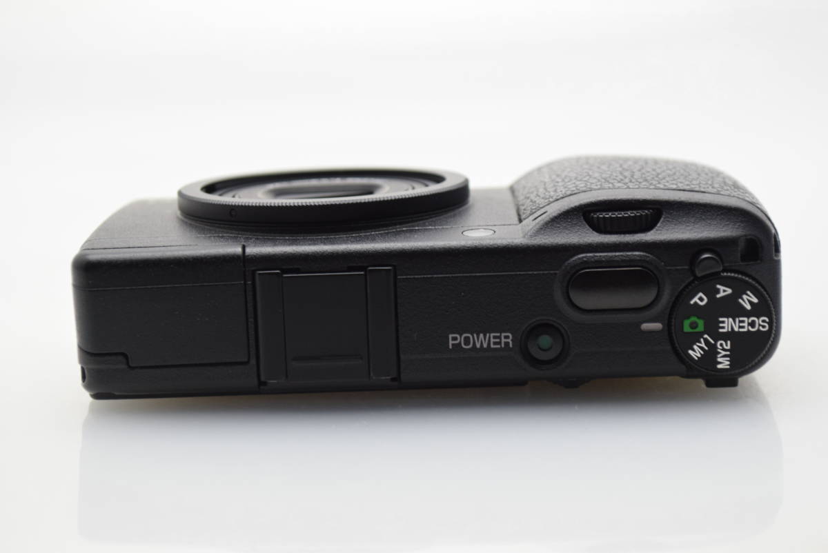 ：レビューGRの佇まいをそのままに細かく機能アップ 【A品】RICOH リコー GR DIGITAL II［00075180］