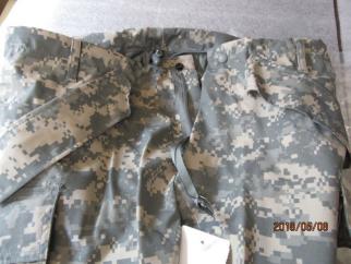 雨対策に　.新品 米軍パンツ 　GORE-TEX サイズ米国S-REG 