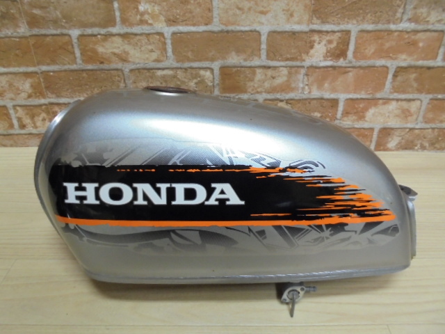 HONDAエイプ50純正ガソリンタンク（純正コック付き） エイプ50（FI） 純正 ガソリン フューエル タンク ガソリンコック付き