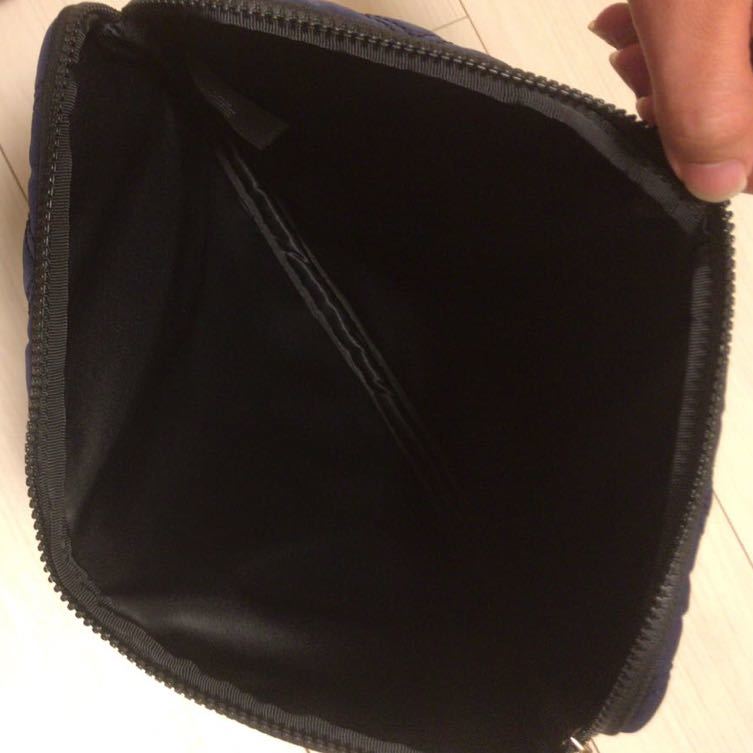 美品 マークジェイコブス PCケース MARC JACOBS M0012163 ノートパソコンケース ナイロン 13インチ ネイビー クラッチバッグ MARC Marc マークジェイコブス ブラック 13インチ JACOBS（PC&frasl;タブレット）のフリマアイテム一覧