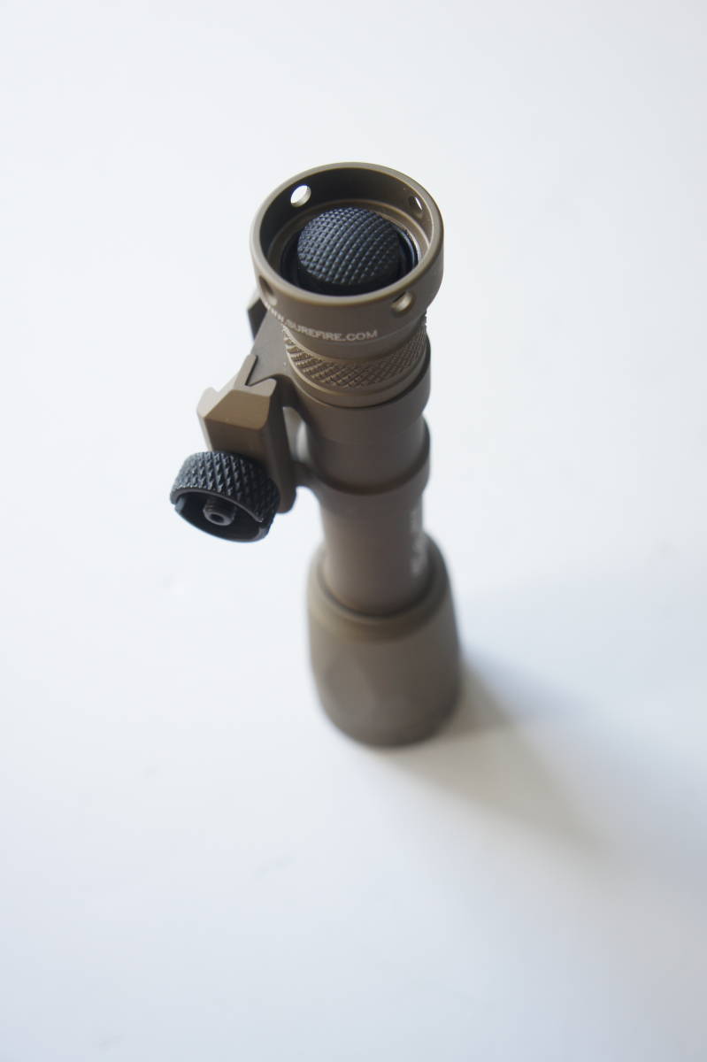 実物 Surefire シュアファイア M600P FURY ウェポンライト TAN AOR1