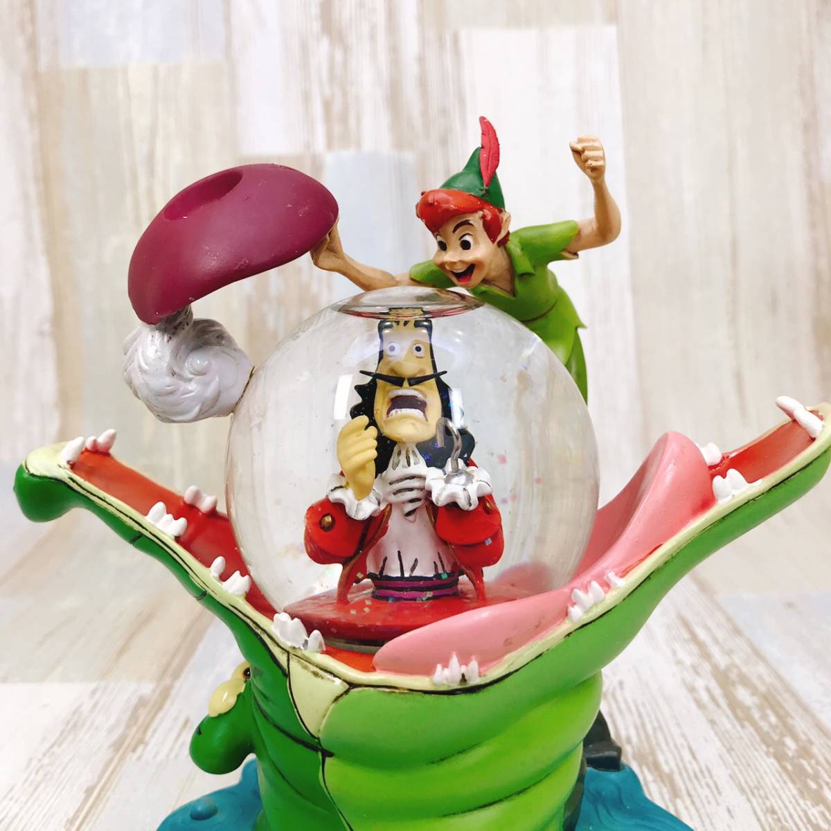 レア☆ピーターパン フック船長 時計ワニ スノーグローブ スノードーム