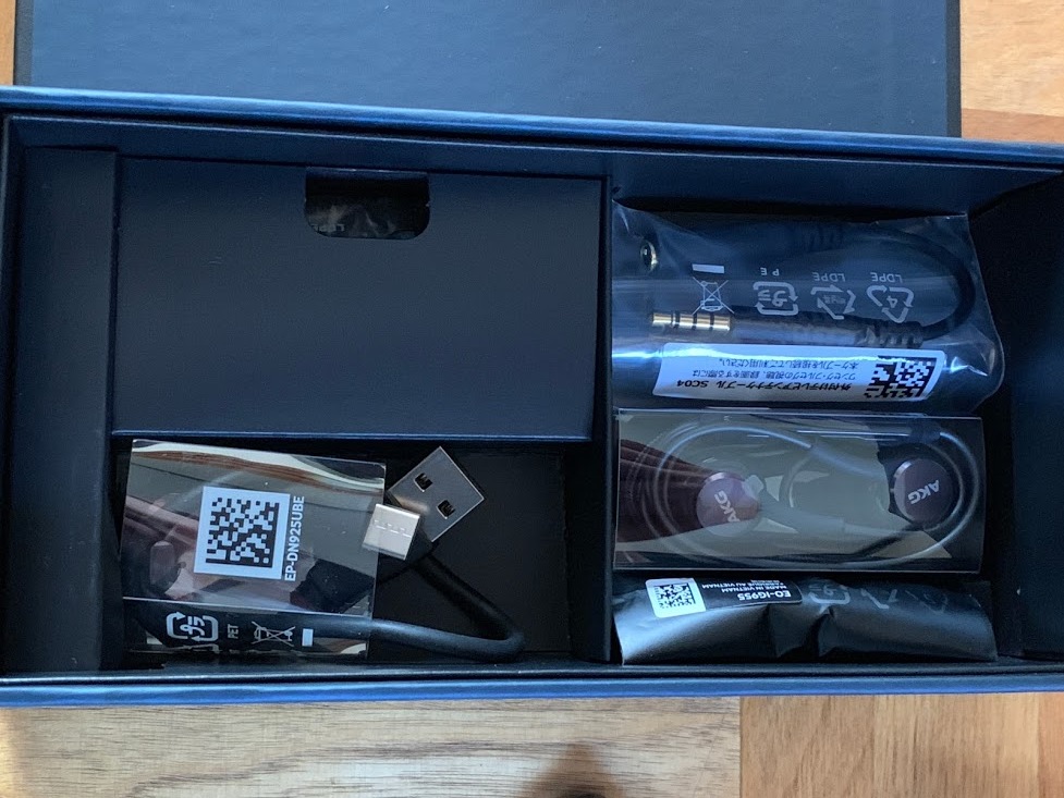 ☆【美品】 docomo Galaxy Note 8 SC-01K ミッドナイトブラック SIM解除済☆_3