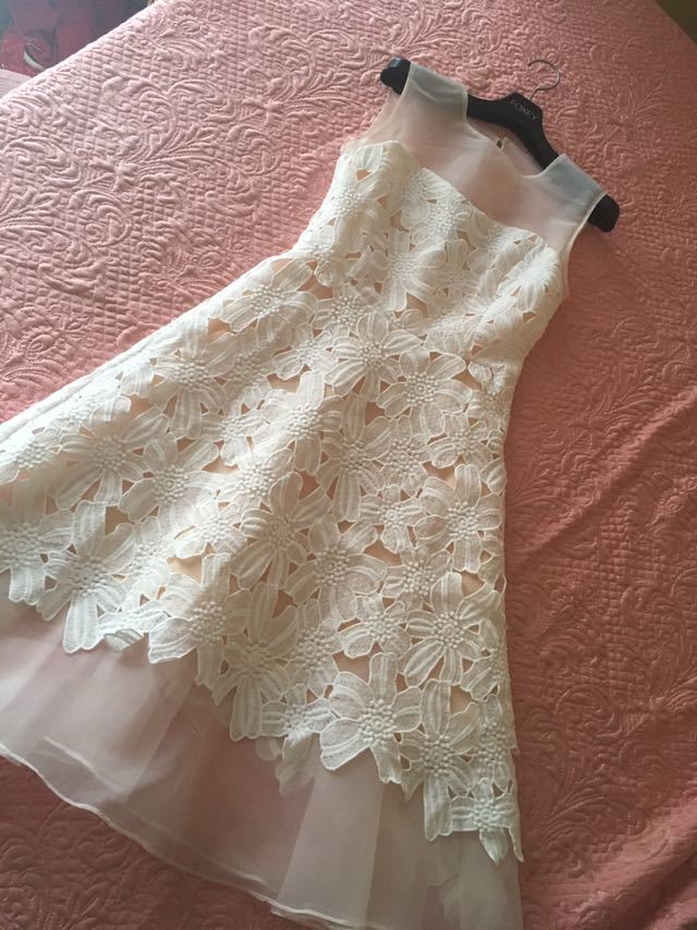 ホワイトレースドレス ワンピースフォーマルパーティドレスクリスマス謝恩会