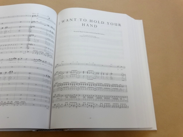 ★ ザ・ビートルズ バンドスコア 「THE BEATLES COMPLETE SCORE」 210曲収録！ ★