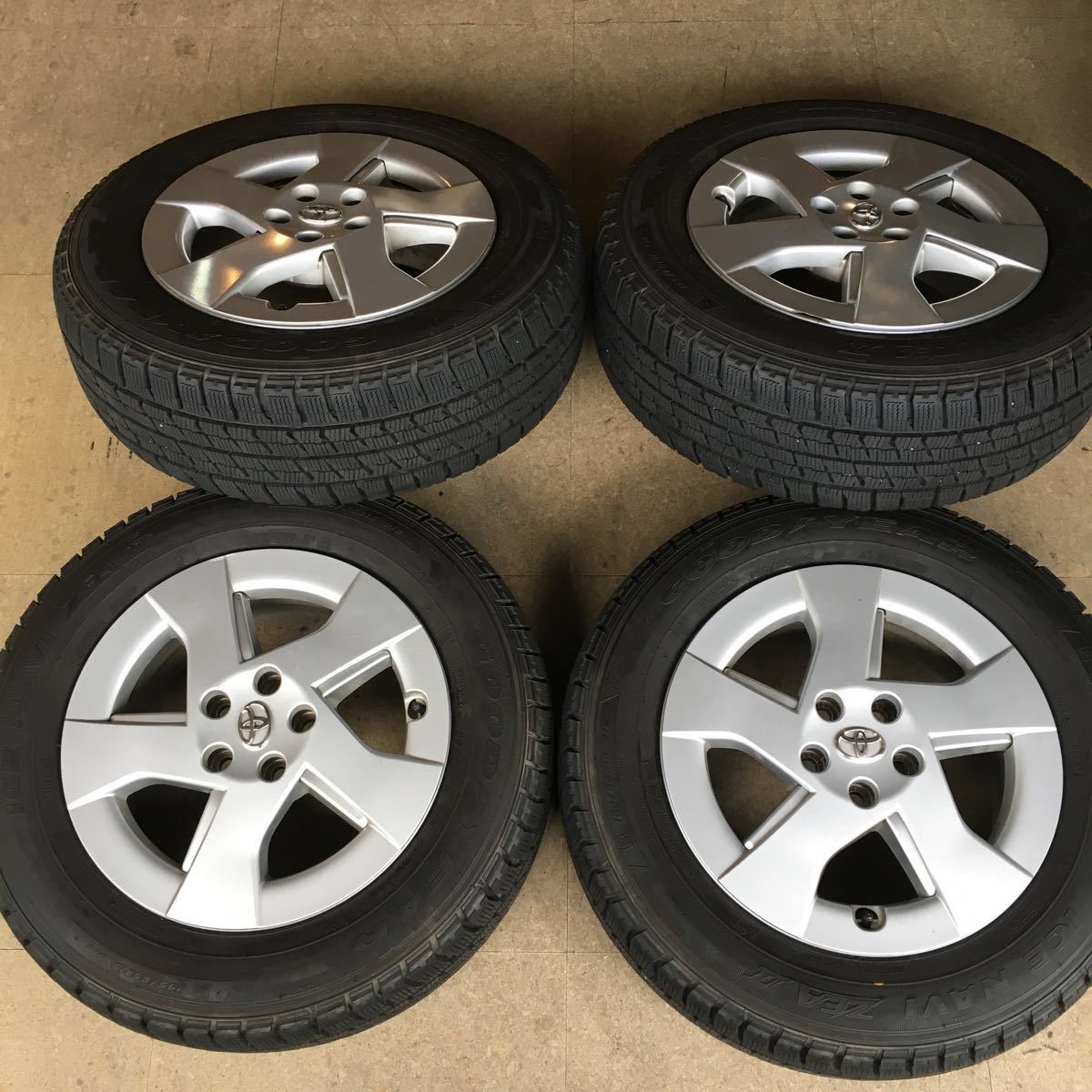 プリウス ZVW30 195⁄65R15 タイヤホイール4本セット トヨタ プリウス 