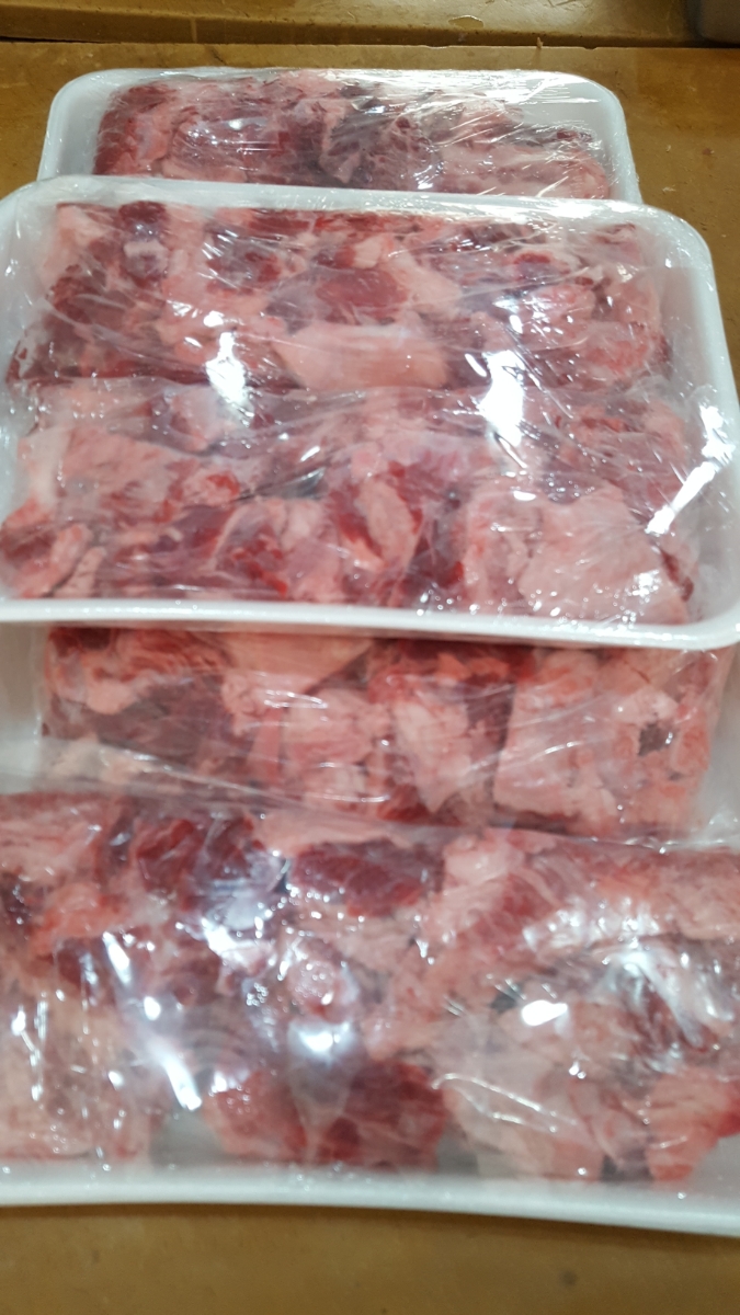 限定SALE，お得 お肉屋さんの牛スジ肉三キロ/徳島県阿波市産//(スネ)｜売買されたオークション情報、yahooの商品情報をアーカイブ公開 - オークファン スネ