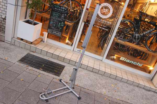 正規品，低価 ミノウラ MINOURA DS-2000 縦置きスタンド 店頭受け取り限定(自転車、サイクリング)｜売買されたオークション情報、yahooの商品情報をアーカイブ公開 - オークファン その他