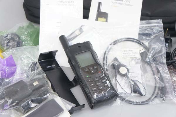 [PG]USED Iridium 9555 SATTELITE PHONE AC Adapter ソフトウェア 取扱説明書付 衛星携帯電話[ST1745103]