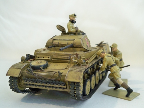 1/35 ドイツⅡ号戦車（第１５機甲師団所属車）タミヤ　完成品　即決時おまけⅡ号戦車もう一台_1