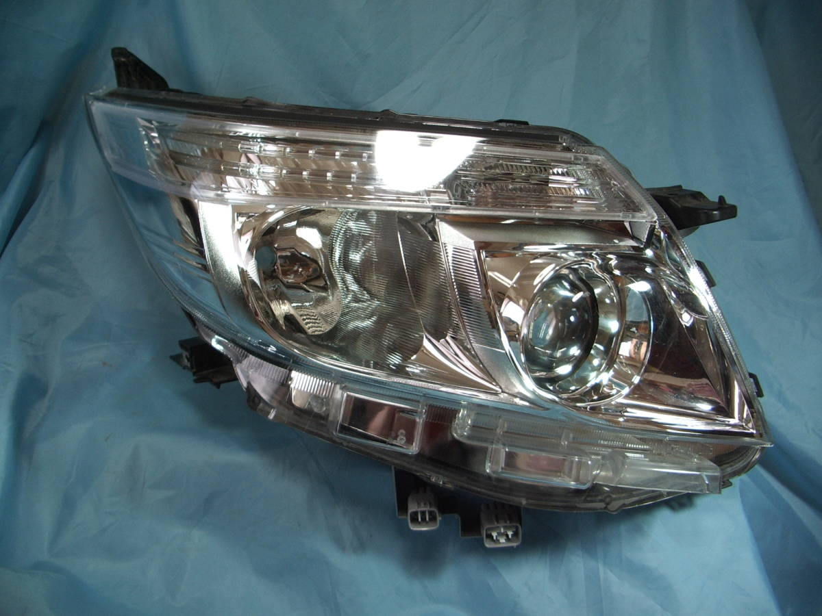 ノア LED トヨタ ICHIKOH 28-227 80系 0 前期 後期 前期純正LEDヘッド 