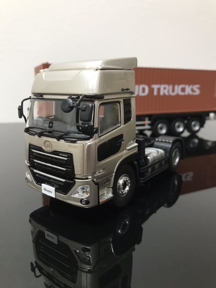 UDトラックス オリジナルグッズ QUONトレーラーヘッド1/43ダイキャスト