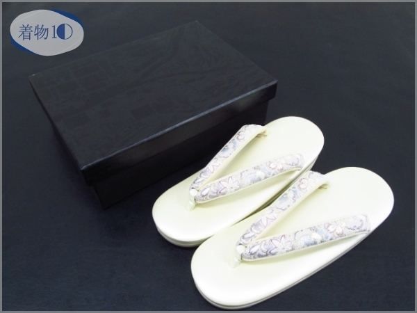 【人気セール，人気】 着物10 1円 クリーム色 桜楓文様 ふっくら草履 24.5㎝ 和装小物 同梱可(M寸)｜売買されたオークション情報、yahooの商品情報をアーカイブ公開 - オークファン M寸