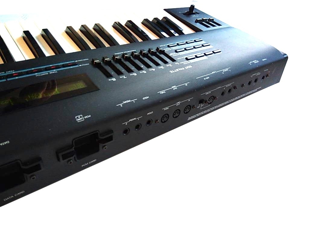 名機 ROLAND ローランド シンセサイザー 76 鍵盤 KEY キーボード
