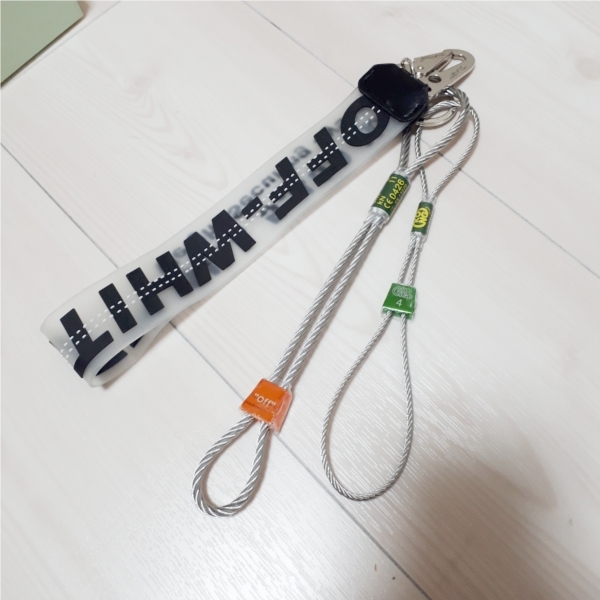 オフホワイト OFF-WHITE ラバーインダストリアルキーチェーン 【公式通販】