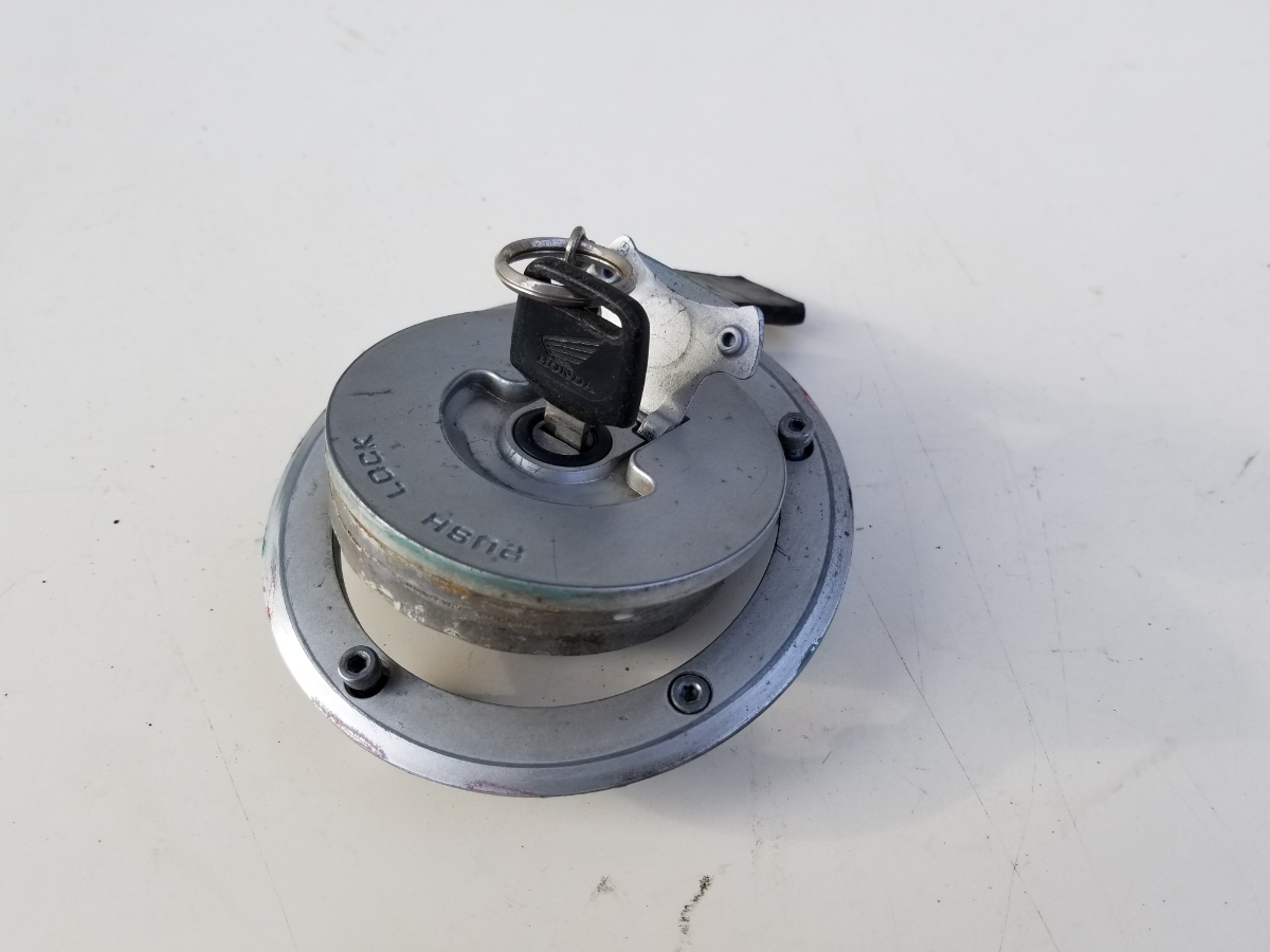 NSR50 AC10 純正 フューエルタンクキャップ キーシリンダー キー