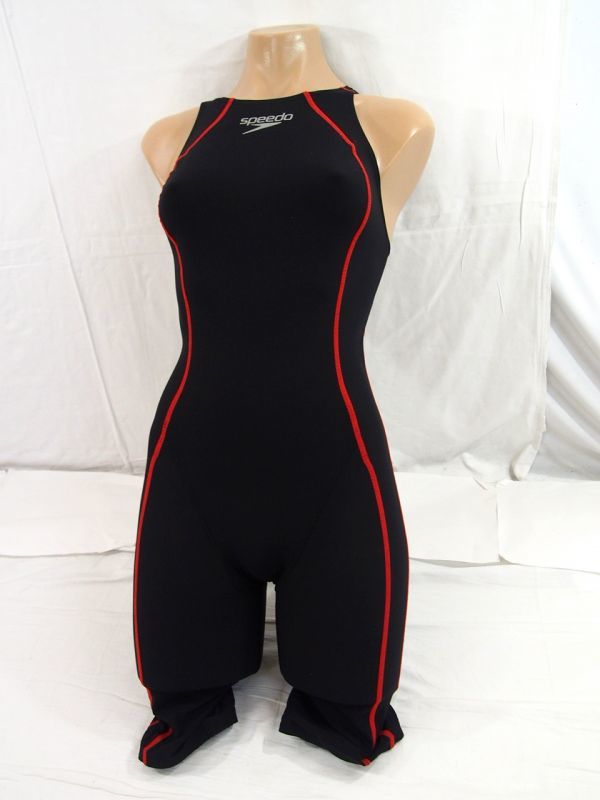 r3_1407Q　新品同様 極美品 SPEEDOスピード FINA認証 シャカシャカ生地 競泳水着 Xバック　大きいサイズＯ