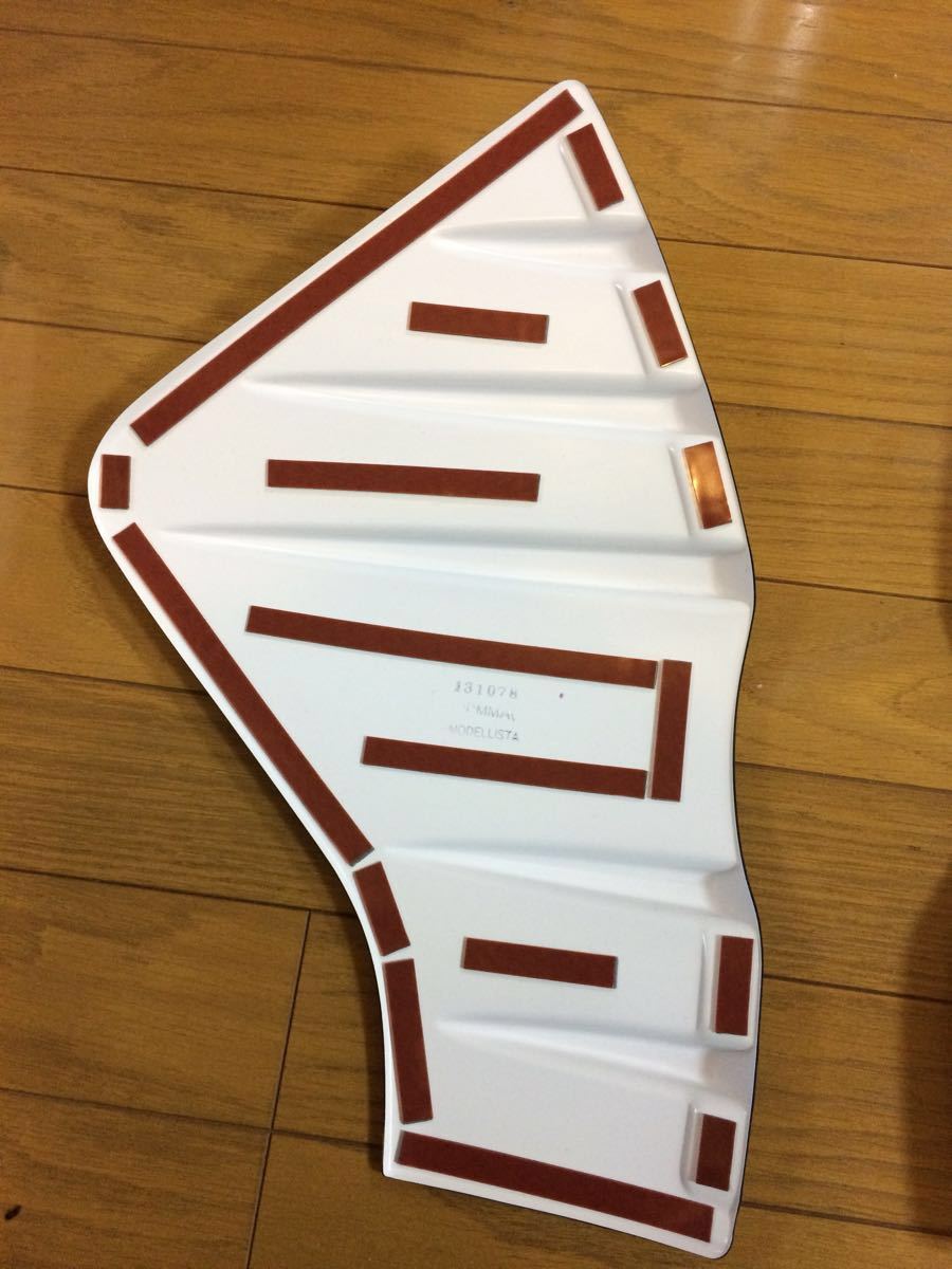 プリウスα用 モデリスタリヤランプカバー モデリスタ プリウスα