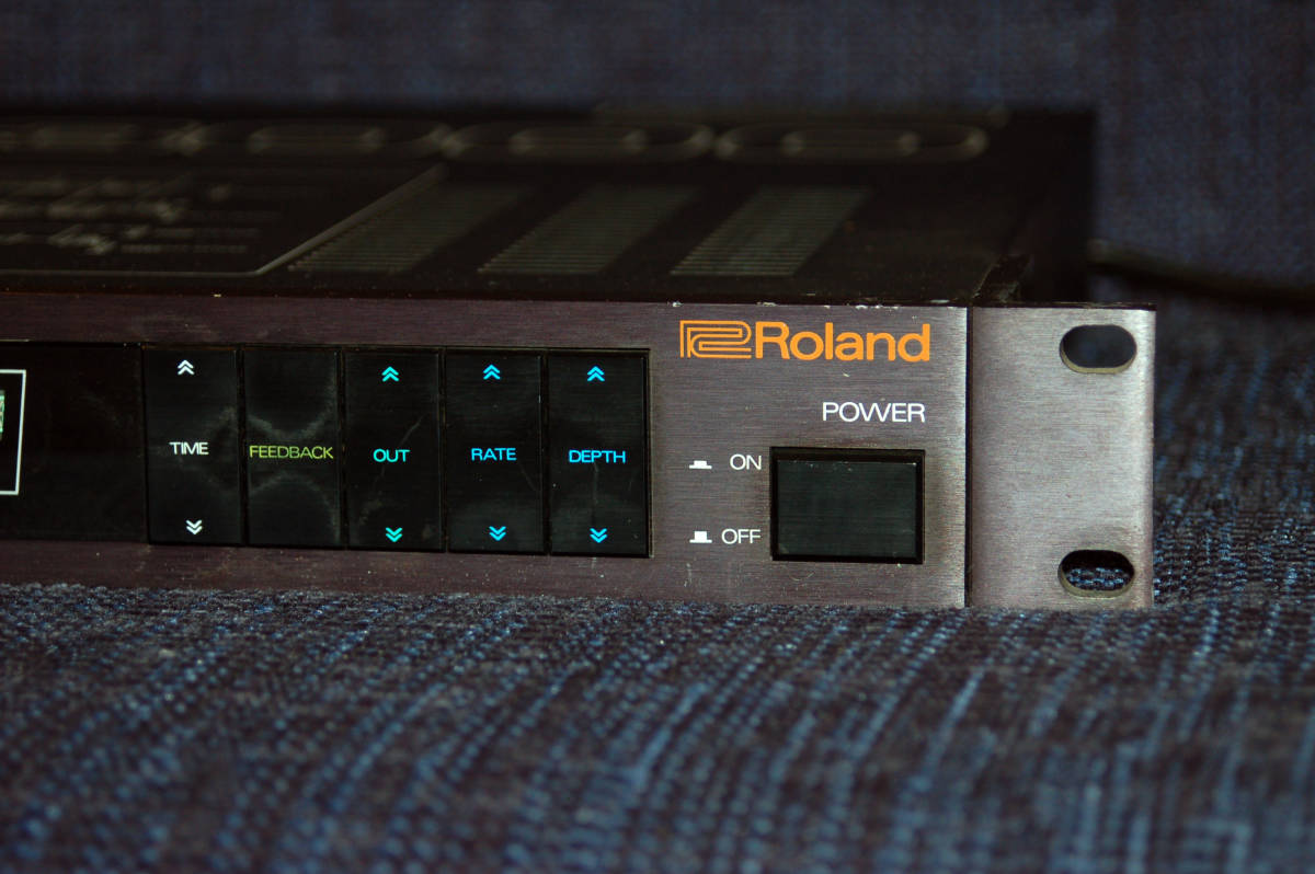 Delay Roland Digital SDE-3000 | Boss a Dual Guitar - Unit Effects