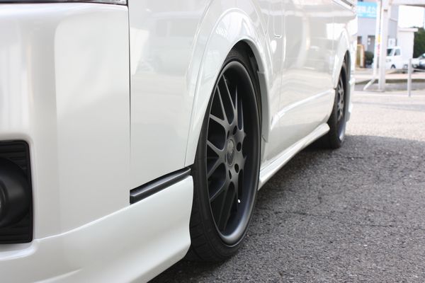 数量限定 1スタート 200系ハイエース オーバーフェンダートリム