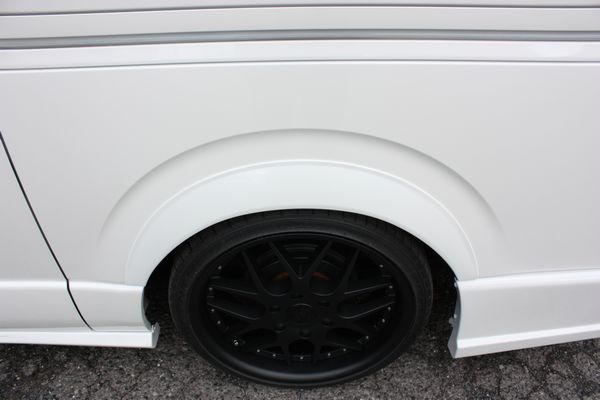 数量限定 1スタート 200系ハイエース オーバーフェンダートリム