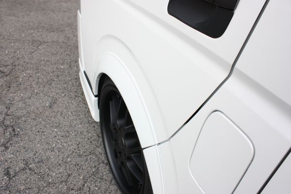 数量限定 1スタート 200系ハイエース オーバーフェンダートリム