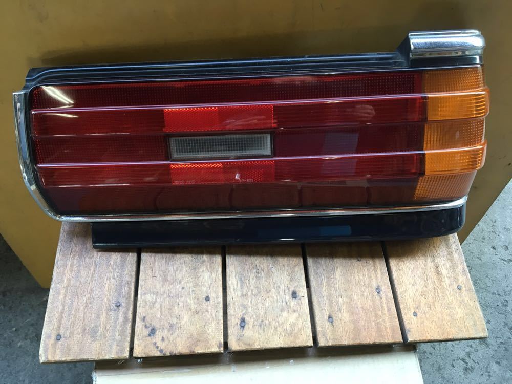 セドリック Y31 4H/T 後期 右テールランプAssy IKI 7275 B6550-70V00