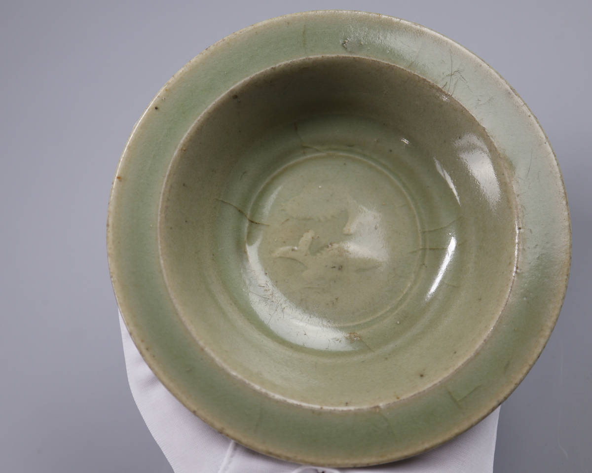 日曜限定値下】明時代 龍泉窯青磁双魚文大鉢 口径27cm /唐物 中国古玩