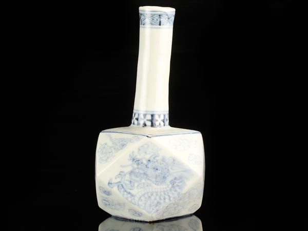 英A1195 時代 【流】朝鮮美術 李朝 染付面取徳利 JC953 李朝染付