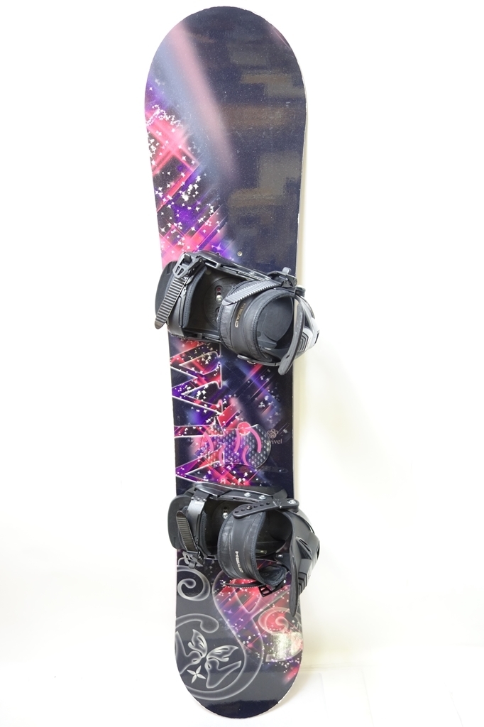 Swivel 黒と紫のスノーボードとビンディングのセット 140cm Swivel 黒