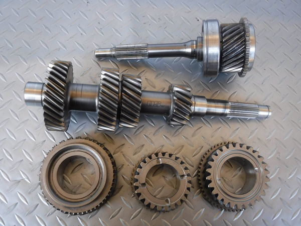 驚きの破格値，得価 保証付 OS技研 BNR32 BCNR33 スカイライン GT-R RB26DETT 強化インプットシャフト付 3速クロス ミッション ギア セット きれい 即納(トランスミッション)｜売買されたオークション情報、yahooの商品情 トランスミッション