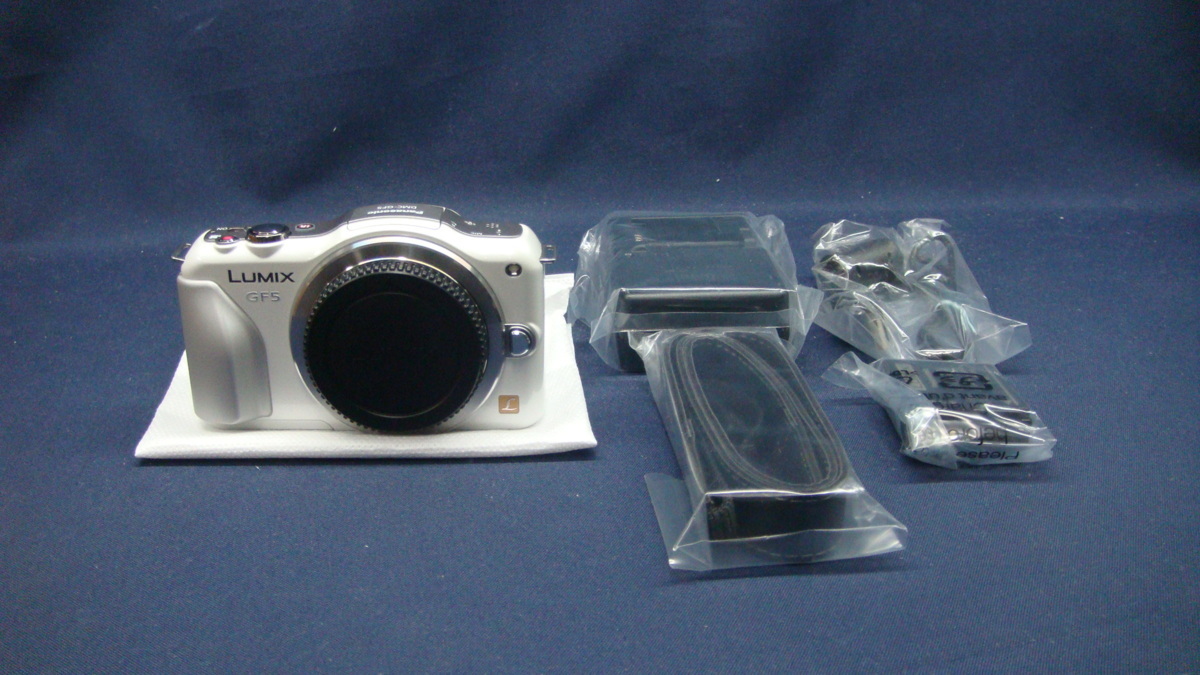 未使用品★Panasonic デジタル一眼カメラ ボディ DMC-GF5-W シェルホワイト★①