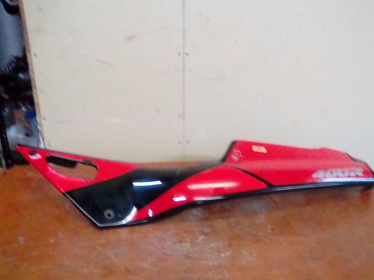 驚きの安さ VFR400R ホンダ純正左テールカウル リアカウル シート