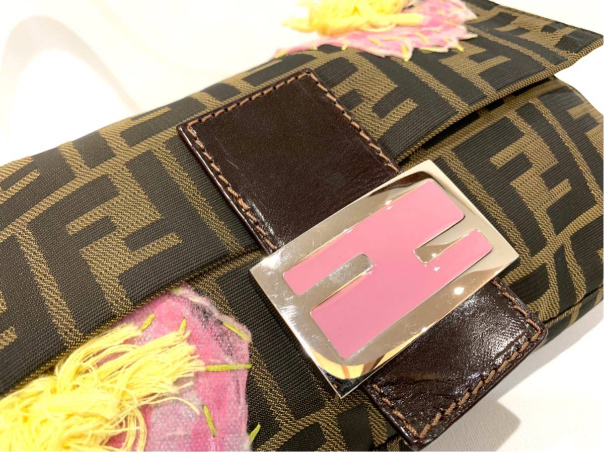 FENDI フェンディ マンマバケット ズッカ柄 FF金具 ハンドバッグ 
